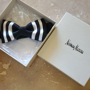 Black and white Pre-tied Bow MAde in Italy